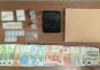 Συνελήφθη άνδρας για εισαγωγή, μέσω ταχυδρομικού δέματος, ροζ κοκαΐνης και ναρκωτικών χαπιών