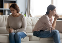 Σιωπή στις σχέσεις: Ευγένεια ή εσωτερική καταπίεση;