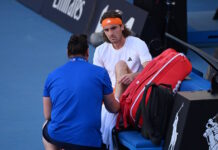 Τσιτσιπάς μετά τον αποκλεισμό του στο Australian Open: Τραυματίστηκα παίζοντας ποδόσφαιρο, ήταν να μην παίξω