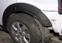 Κηφισιά: Μεθυσμένος οδηγός έπεσε σε δέντρο και χτύπησε πάνω από 7 παρκαρισμένα αυτοκίνητα