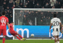 Ο Βαγγέλης Παυλίδης γλίστρησε σε εκτέλεση πέναλτι στο Γιουβέντους – Μπενφίκα και έστειλε την μπάλα απελπιστικά άουτ