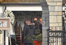 Τραγωδία στη Βιολάντα: Βουβός πόνος στο τελευταίο αντίο στην 56χρονη Αναστασία Νάσιου – Στο Γκριζάνο Τρικάλων η κηδεία της