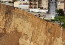 Σικελία: Τοιχώματα από δεκάδες σπίτια υποχωρούν και πέφτουν στον γκρεμό