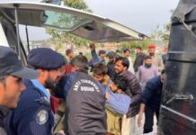 Πακιστάν: Τουλάχιστον 10 νεκροί & εκατοντάδες τραυματίες μετά από επίθεση αυτοκτονίας σε σιιτικό τέμενος στο Ισλαμαμπάντ