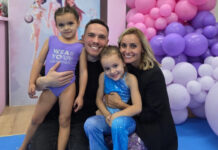 Λευτέρης Πετρούνιας – Βασιλική Μιλλούση: Η αποκριάτικη μεταμφίεσή τους ήταν τόσο πετυχημένη που τους πρότειναν… δουλειά