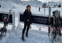 Σταματίνα Τσιμτσιλή: Στο Courchevel με γαλότσες Chanel (που έχει βάλει κι άλλη celebrity)