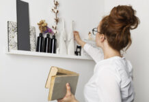 Αυτό το απλό κόλπο θα σας επιτρέψει να αναδείξετε τα ράφια σας