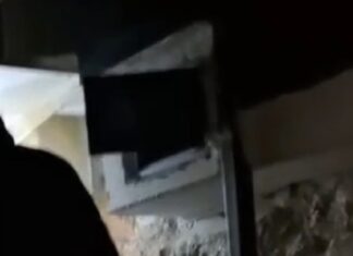 Κύκλωμα «αχυρανθρώπων» στην εστίαση: Η στιγμή που οι ελεγκτές της ΑΑΔΕ εντοπίζουν ειδική κρύπτη σε κατάστημα γνωστής αλυσίδας