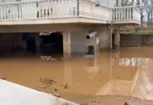 Αγιόκαμπος: Τεράστιες καταστροφές από την κακοκαιρία – Πλημμύρισαν σπίτια, αυλές και δρόμοι, έφραξε ρέμα από τα φερτά υλικά