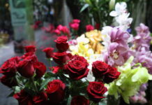 Άγιος Βαλεντίνος: Πώς κινείται η αγορά και τι επιλέγουν οι καταναλωτές