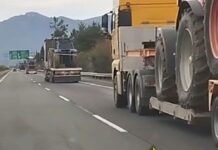 Αγρότες: Φορτηγά μεταφέρουν τα τρακτέρ που κατεβαίνουν στο Σύνταγμα για το συλλαλητήριο