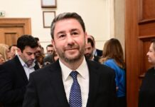 ΠΑΣΟΚ: «Όχι σε λευκή επιταγή» για τη Συνταγματική Αναθεώρηση – Μπλοκάρει τη συναίνεση τώρα, ζητά ευρεία πλειοψηφία μετά τις εκλογές