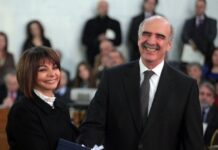 Αντιγόνη Πανέλλη: Σε κλίμα οδύνης το τελευταίο «αντίο» στη δημοσιογράφο του κοινοβουλευτικού ρεπορτάζ – «Θα μας λείψει η μεγάλη σου καρδιά, που ράγισε αναπάντεχα»