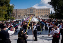 Απόκριες: Με μουσική, παραδοσιακά έθιμα και δράσεις για παιδιά οι εκδηλώσεις στην Αθήνα – Αναλυτικά το πρόγραμμα