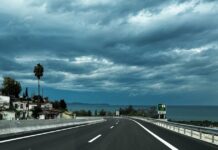 Βόλος: 72χρονος οδηγούσε ανάποδα σε αυτοκινητόδρομο – Ήθελε να πάει σε εκκλησία να ανάψει κερί για συγγενή του που πέθανε