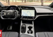 Τέλος για τα τιμόνια τύπου yoke που κάνουν τα αυτοκίνητα να θυμίζουν αεροσκάφη;