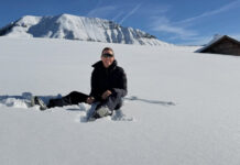 Βίκυ Καγιά: Snow Angels και λαμπερό χαμόγελο με τα παιδιά στα χιόνια