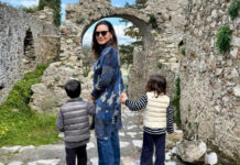 Όλγα Κεφαλογιάννη: Πανέμορφες εικόνες από τον Μυστρά με τα παιδιά της και το μήνυμα για τη δύναμη της οικογένειας