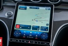 Οι οθόνες αφής δεν έχουν θέση στα αυτοκίνητα!