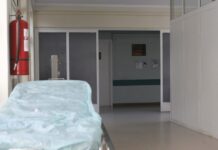 Χίος: Χτύπησε με πέτρα στο κεφάλι την 19χρονη σύντροφό του και αναζητείται – Γνωστός στις αρχές ο δράστης