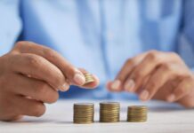 ΙΜΕ ΓΣΕΒΕΕ: Δεν επαρκεί το μηνιαίο εισόδημα για 6 στα 10 ελληνικά νοικοκυριά – «Θηλιά» η ακρίβεια σε τρόφιμα, ενέργεια και καύσιμα