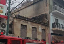 Φωτιά σε κτίριο στο Μεταξουργείο – Διεκόπη η κυκλοφορία στην οδό Δεληγιώργη