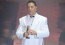 «Ο Γιώργος Μαζωνάκης ήθελε χθες να πάει να τραγουδήσει, αλλά δεν τον αφήσαμε», αποκάλυψε ο γιατρός του