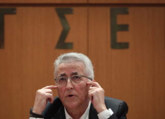 Γιάννης Παναγόπουλος: Το ΠΑΣΟΚ ζητά να παραιτηθεί από την ηγεσία της ΓΣΕΕ