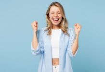 4 συνήθειες που «κλέβουν» τη χαρά σου χωρίς να το καταλαβαίνεις