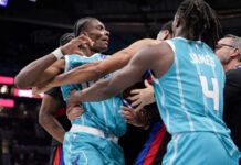 Χόρνετς – Πίστονς: Άγριος καβγάς στο παρκέ με μπουνιές και κλωτσιές – 4 παίκτες αποβλήθηκαν