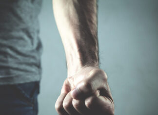 Κολωνάκι: Πυγμάχος πορτιέρης χτύπησε άγρια και «συνέθλιψε» το κρανίο επιχειρηματία – Μπήκε φυλακή μετά από 14 χρόνια