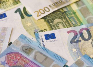 Κατασχέσεις: Οι τρόποι για να προστατεύσετε μισθούς, συντάξεις και καταθέσεις