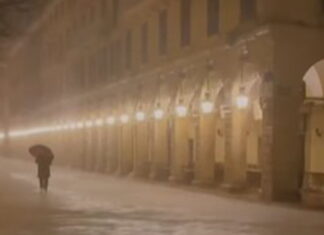 Κέρκυρα: Πλημμύρισε το Λιστόν από την κακοκαιρία – Μεγάλες ζημιές σε δρόμους του νησιού