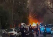 Φωτιά σε αυτοκίνητα στον ΗΣΑΠ Κηφισιάς: Βίντεο από τη στιγμή που τα οχήματα τυλίχθηκαν στς φλόγες