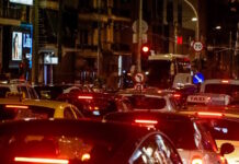 Τέσσερα τροχαία στην Λεωφόρο Ποσειδώνος: Κυκλοφοριακό κομφούζιο στο ρεύμα προς Γλυφάδα