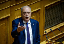 Καιρίδης σε Βελόπουλο: Είστε πρόβλημα αντεθνικό και ανθελληνικό – Πυρ ομαδόν από την αντιπολίτευση για την τραγωδία στη Χίο