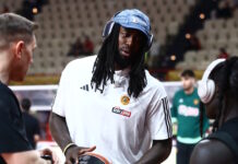 Έξαλλη η σύζυγος του Λεσόρ: Το να βάψεις το πρόσωπό σου μαύρο είναι ρατσιστικό, το να κρατάς και πατερίτσα είναι βάρβαρο