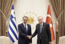 Όλα όσα συνέβησαν στη συνάντηση Μητσοτάκη – Ερντογάν στην Τουρκία: Το «πηγαδάκι», τα κομπολόγια , οι δηλώσεις και το «αυτοκρατορικό» μενού