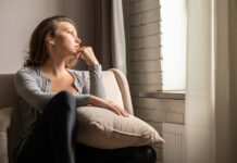 Μοναξιά: Με ποιον τρόπο μειώνει τη δυσφορία;