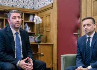 ΠΑΣΟΚ: Νέος γύρος αντιπαράθεσης ενόψει συνεδρίου – Σεβασμός στα όργανα, διαρροές και αλγόριθμος στο επίκεντρο