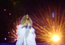 Χειμερινοί Ολυμπιακοί Αγώνες: Η Μαράια Κάρεϊ «μάγεψε» στη φαντασμαγορική τελετή έναρξης