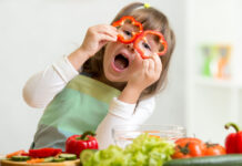 Έξι τρόποι που θα βοηθήσουν το παιδί σου να τρώει φρούτα και λαχανικά