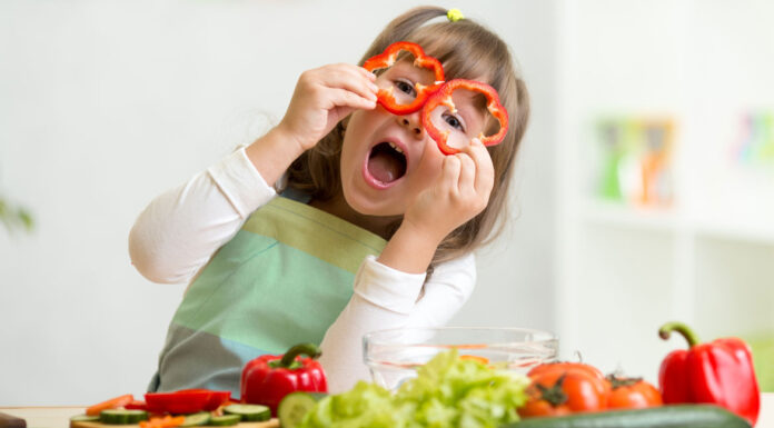 Έξι τρόποι που θα βοηθήσουν το παιδί σου να τρώει φρούτα και λαχανικά