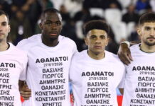 Παναθηναϊκός – ΠΑΟΚ: Με φανέλες με τα ονόματα των αδικοχαμένων οπαδών του Δικεφάλου και τη λέξη «Αθάνατοι» οι ποδοσφαιριστές