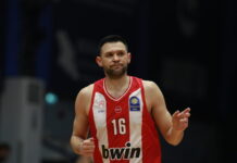 Ο Κώστας Παπανικολάου έφθασε τα 1.000 ριμπάουντ με τη φανέλα του Ολυμπιακού στην GBL