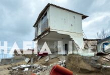 Κακοκαιρία: Ανεμοστρόβιλος ξερίζωσε στέγαστρα και έσπασε τζαμαρίες στον Πύργο – Κατολισθήσεις σε Παλαιοκαστρίτσα και Πρέβεζα