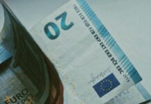 e-ΕΦΚΑ και ΔΥΠΑ: Ποιοι θα δουν από αύριο το “χρώμα του χρήματος” στους τραπεζικούς λογαριασμούς τους