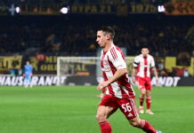 Ο Ντάνιελ Ποντένσε τιμωρήθηκε με πρόστιμο από τη ΔΕΑΒ για το περιστατικό με την ομπρέλα στο ΑΕΚ – Ολυμπιακός