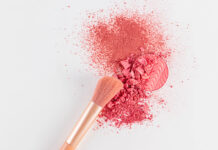 Πώς θα εφαρμόσετε το ρουζ για να φέρετε τη φρεσκάδα στο πρόσωπό σας