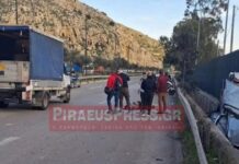 Σοκαριστικό τροχαίο στο Σχιστό: Αυτοκίνητο σφηνώθηκε σε χαντάκι δίπλα σε κιγκλιδώματα